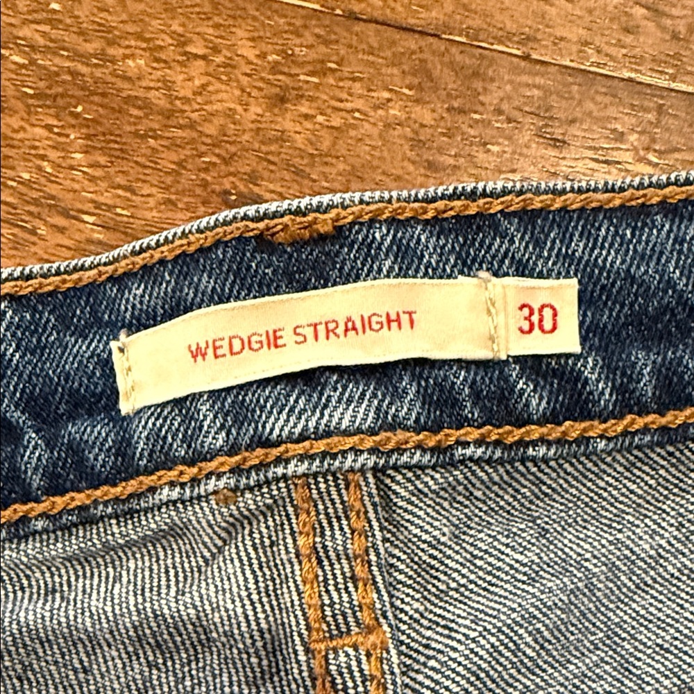 Levi's High Rise Blue Jeans - Picture 3 of 6